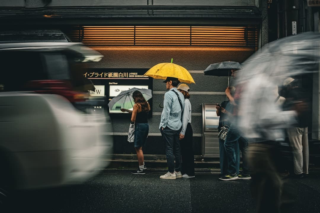 东方财富网关于展开“明亮清明浦江·网络直播范畴虚伪和低俗乱象整治”专项举动的公告